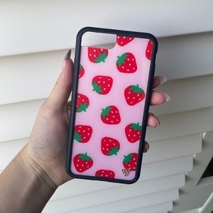 WILDFLOWER STRAWBERRY CASE IPHONE 8 PLUS